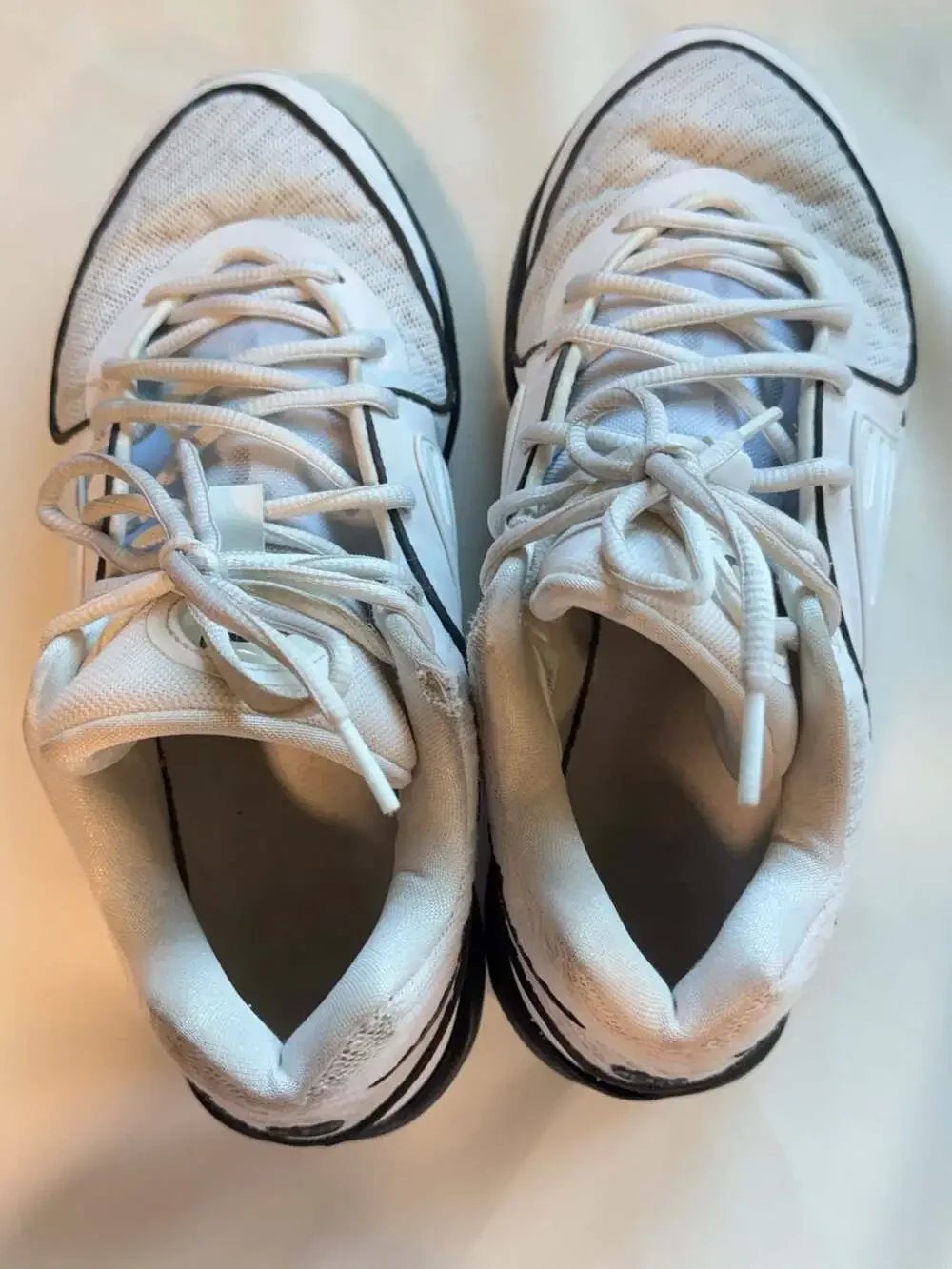 Nike G.T. Cut Academy Basketball Shoes White Black Men’s Size 10